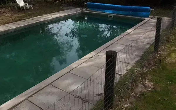Piscina climatizada con su cobertor
